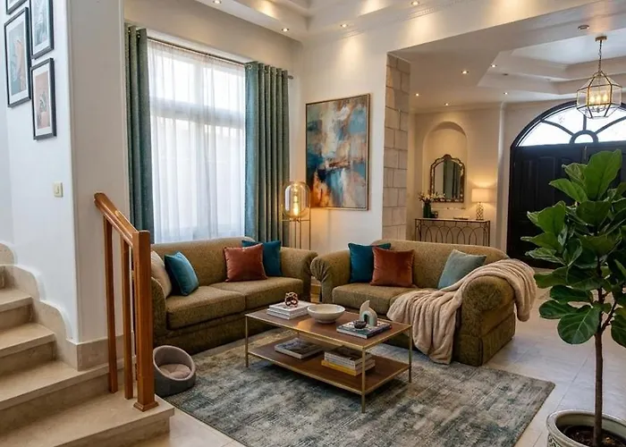Villa 18 *